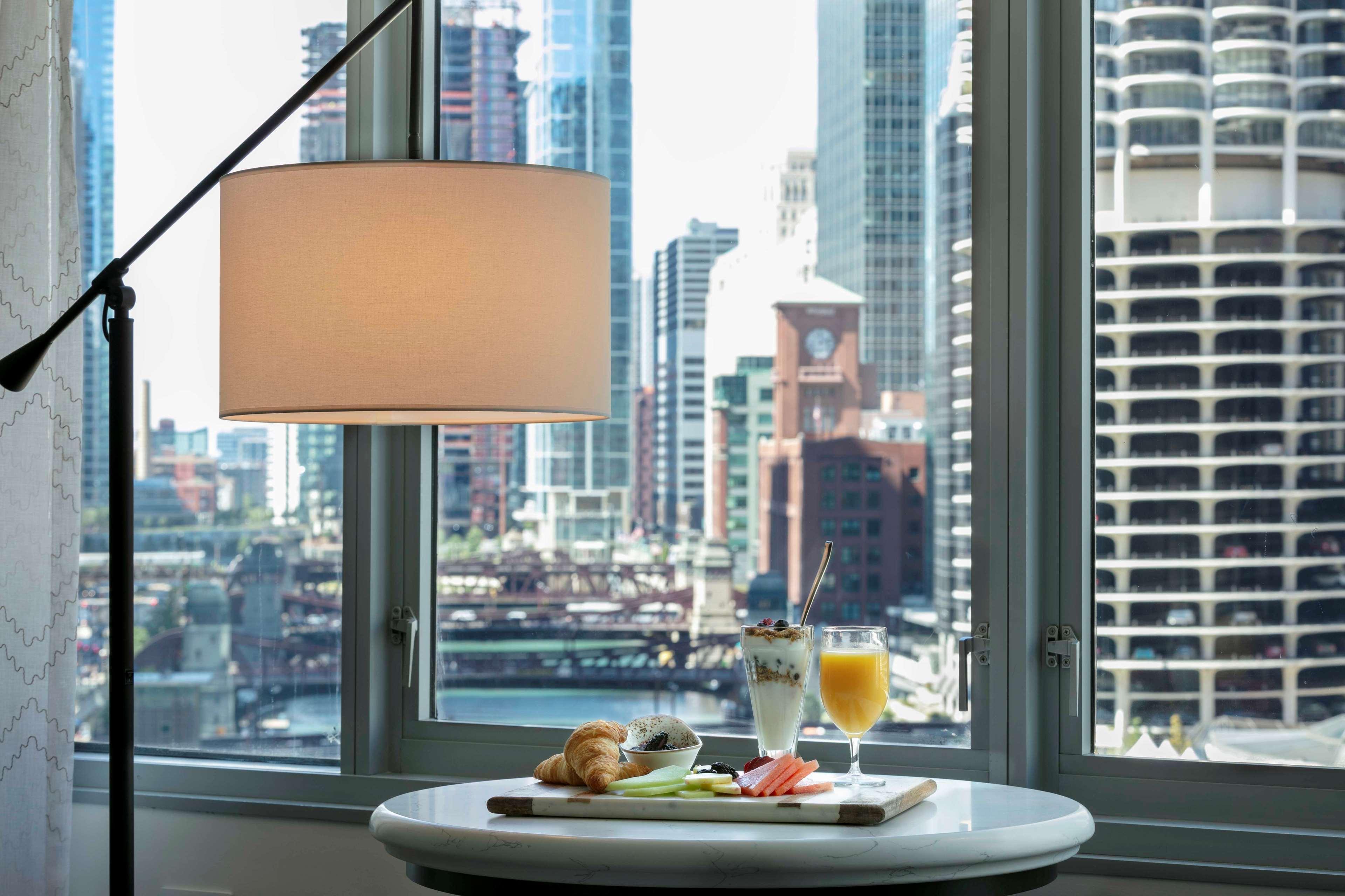 The Royal Sonesta Chicago Downtown Hotel Exterior photo